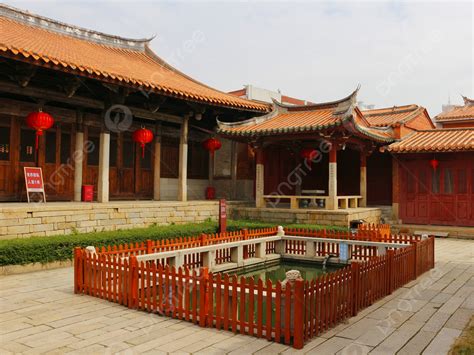 ¡Sumérgete en la Historia en el Templo de Tianhou, Joya Arquitectónica en Sansha!