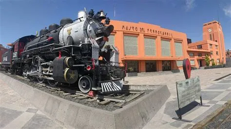  El Museo del Ferrocarril Nacional: Una Aventura Histórica sobre Ruedas!